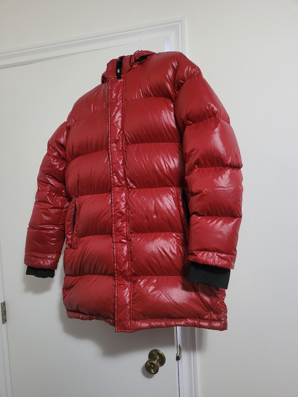 TNA SUPER PUFF MID LENGTH WOMENS SMALL SHINY RED